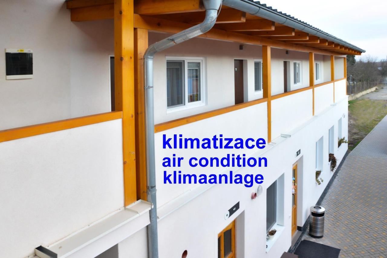 Penzion Klimes Hustopeče Eksteriør bilde